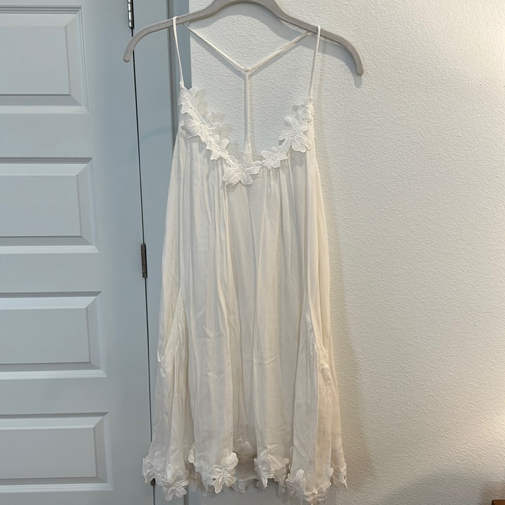 Lush White Casual Dress with Floral Trim